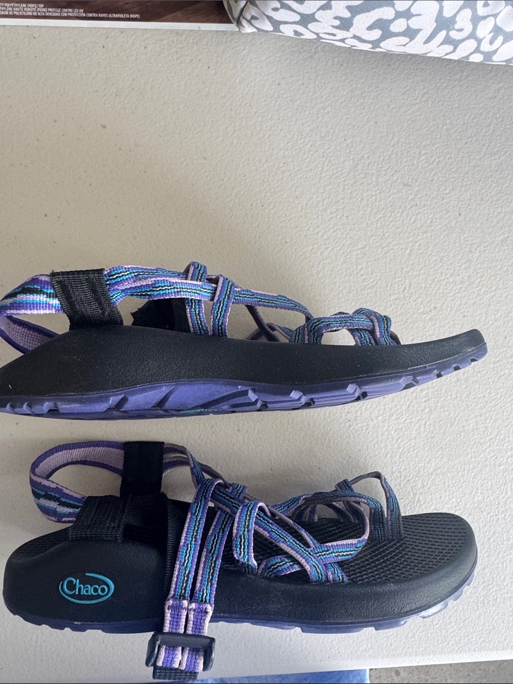 Chaco Women's Multi-Color Strap Black Footbed Sandals Sz 7 View 2
